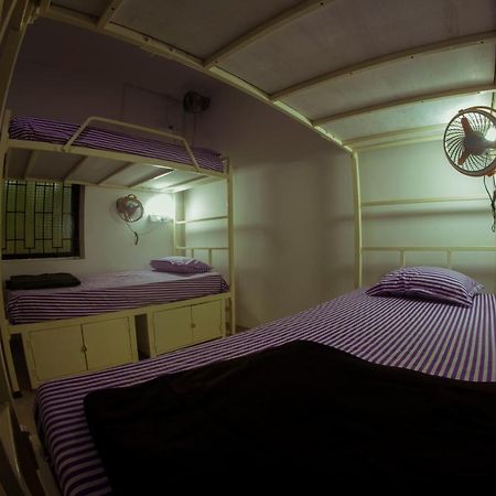 קנדולים Bonds Hostel מראה חיצוני תמונה