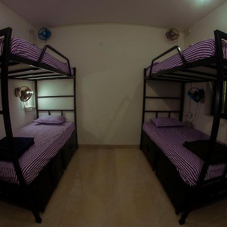 קנדולים Bonds Hostel מראה חיצוני תמונה