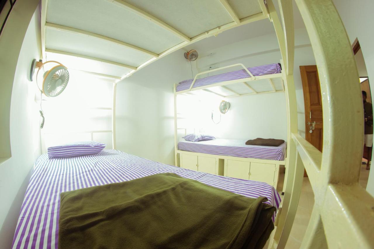 קנדולים Bonds Hostel מראה חיצוני תמונה