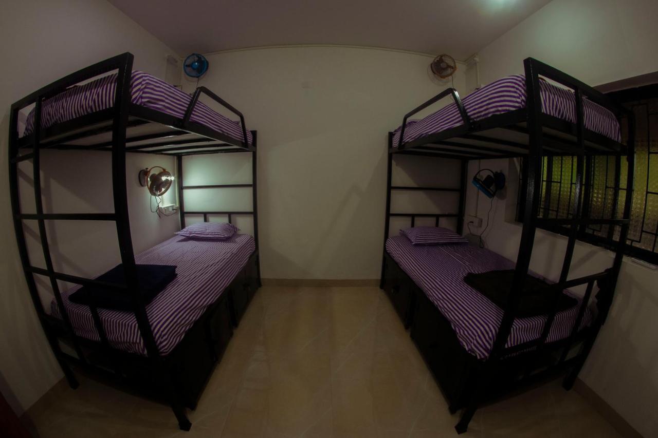 קנדולים Bonds Hostel מראה חיצוני תמונה